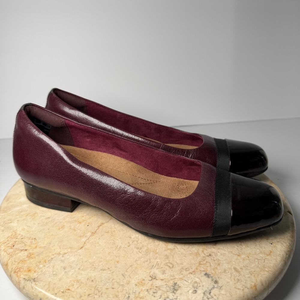 Clarks Flats 8 Burgundy Leather Patent Cap Toe Ribbon Trim